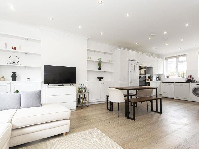 Apartment for rent in Clapham Junction, Greater London