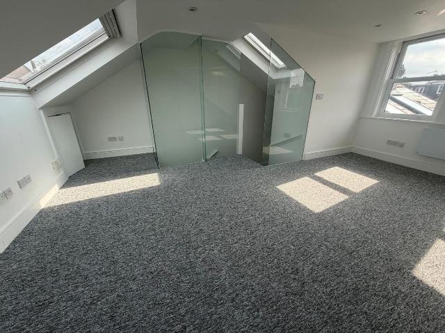 Studio for rent in London Borough of Richmond upon Thames, Greater London