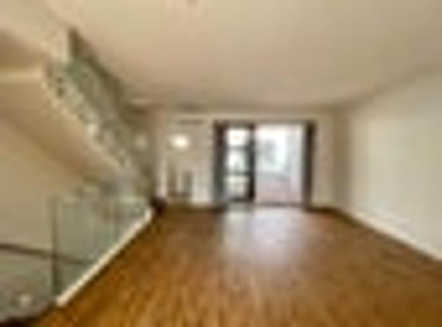 Townhouse for rent in Paremoremo
