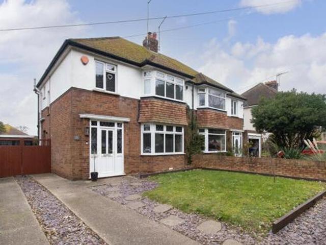 House for sale in Millmead, Acol