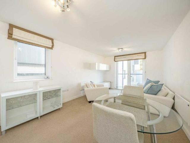 Apartment for rent in King's Cross, Cat Hill