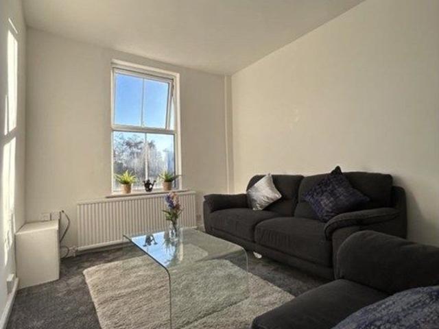 Room for rent in Sale Moor, Trafford Park