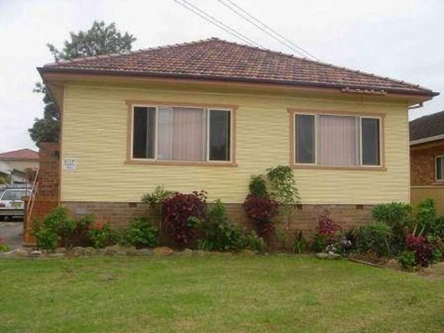 House for rent in Wollongong West, New South Wales