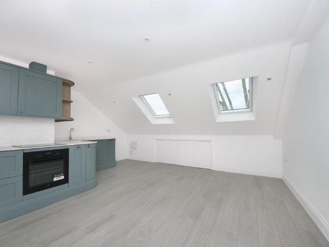 Apartment for rent in London Borough of Ealing, Hanwell