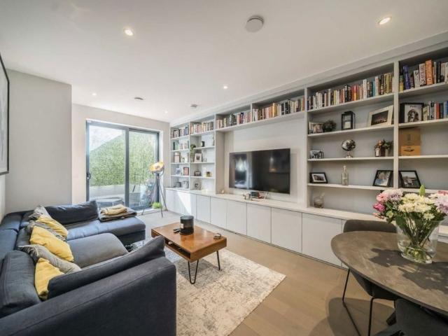 Apartment for rent in London Borough of Ealing, Greater London