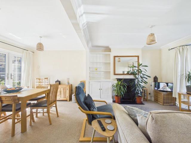 House for rent in New Town, Eton