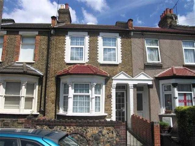 Apartment for rent in Ponders End, Greater London