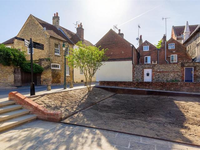 Apartment for rent in The King's Mile, The Bridge