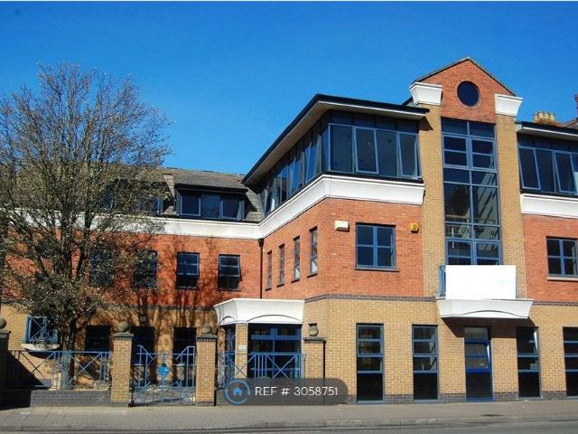 Studio for rent in Kingsholm, Gloucester