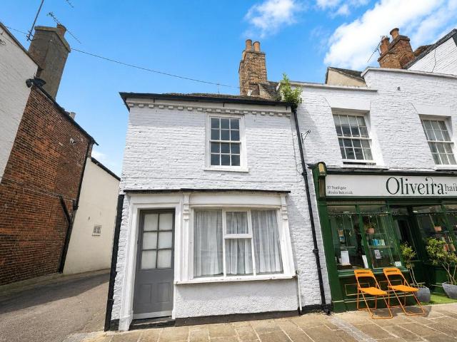 House for rent in The King's Mile, The Bridge