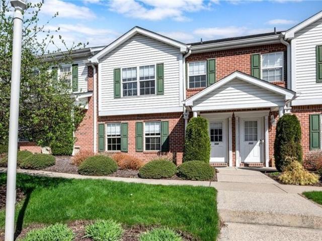 Condo for sale in Gibsonia