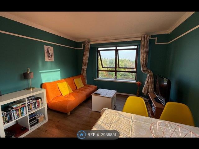 Apartment for rent in Scotstounhill, Scotstoun