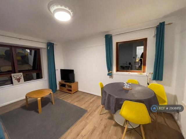 Apartment for rent in Scotstounhill, Scotstoun