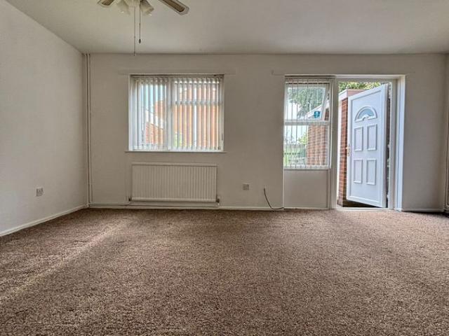 House for rent in Belle Vue, Manchester