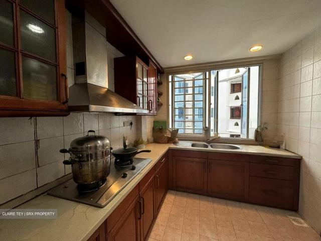 Condominium for sale in Woodlands