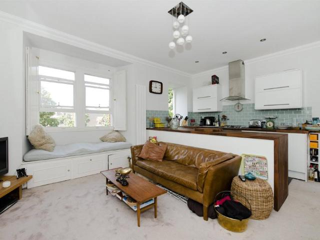 Apartment for rent in Highbury, Greater London