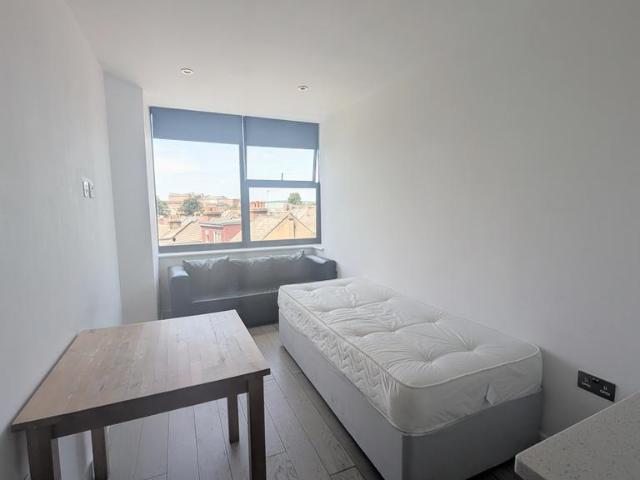 Apartment for rent in South Harrow, Greater London