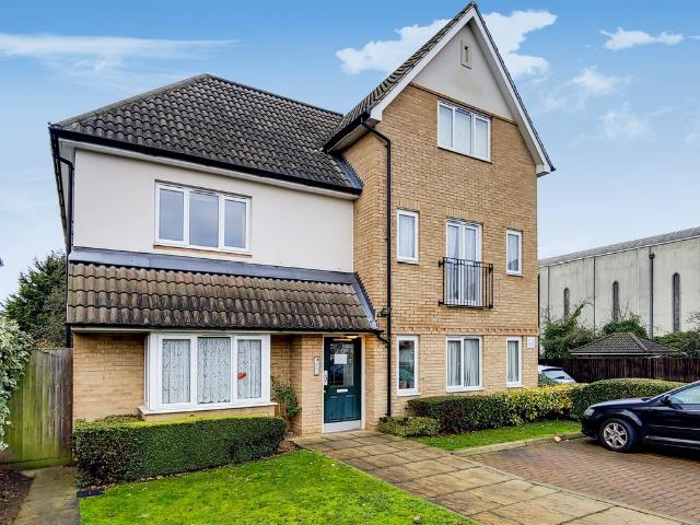Apartment for rent in South Harrow, Greater London