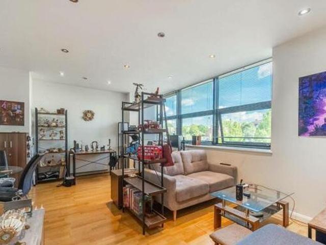 House for sale in Greater London