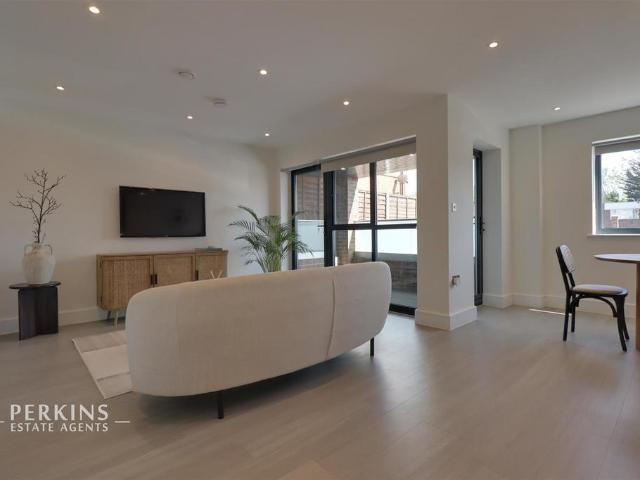 Apartment for rent in London Borough of Ealing, Greater London