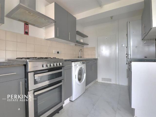 Apartment for rent in Racecourse Estate, Greater London