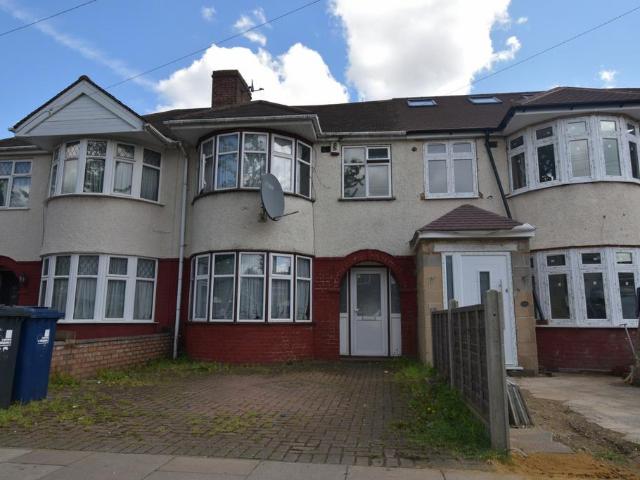 House for rent in London Borough of Ealing, Greater London