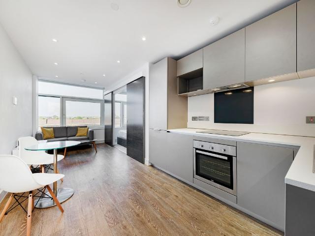 Apartment for rent in Tolworth, Greater London