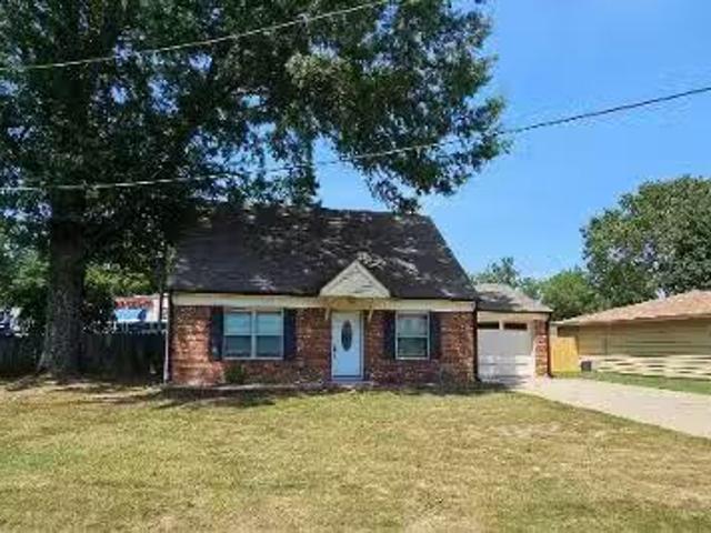 House for sale in Benton