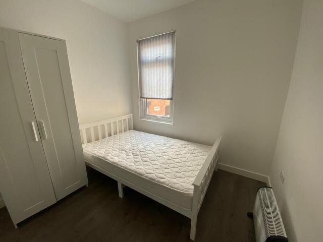 Studio for rent in London Borough of Hounslow, Spring Grove