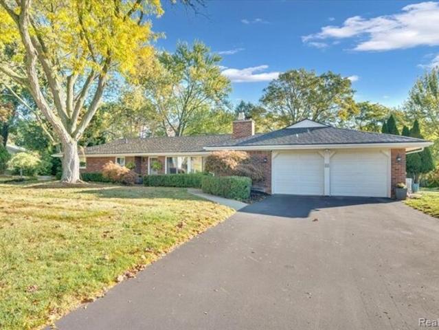 House for sale in Rochester Hills, Michigan