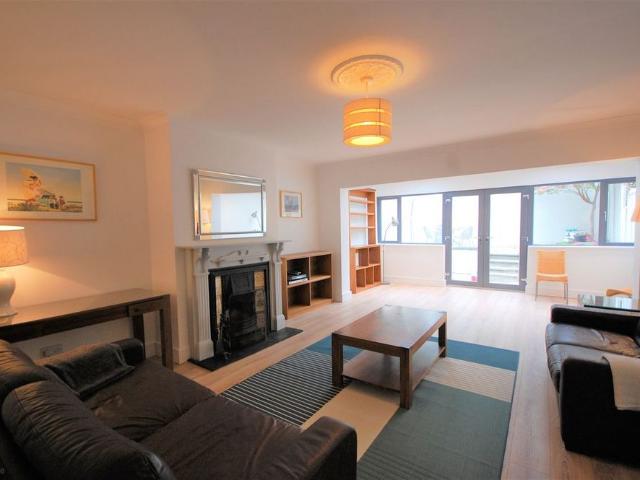House to rent in Bluebell, North Tipperary