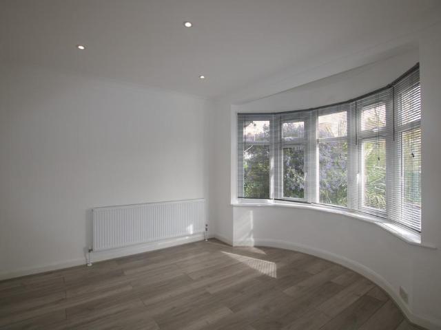 Apartment for rent in Dudden Hill, Greater London