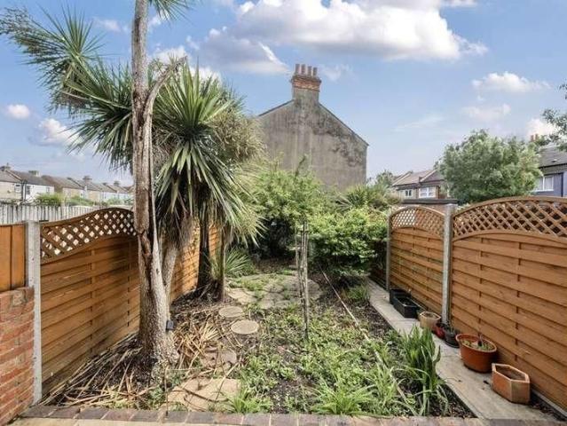 House for rent in Croydon, Addiscombe