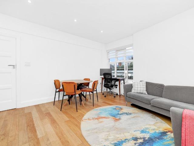 Apartment for rent in Swiss Cottage, Greater London