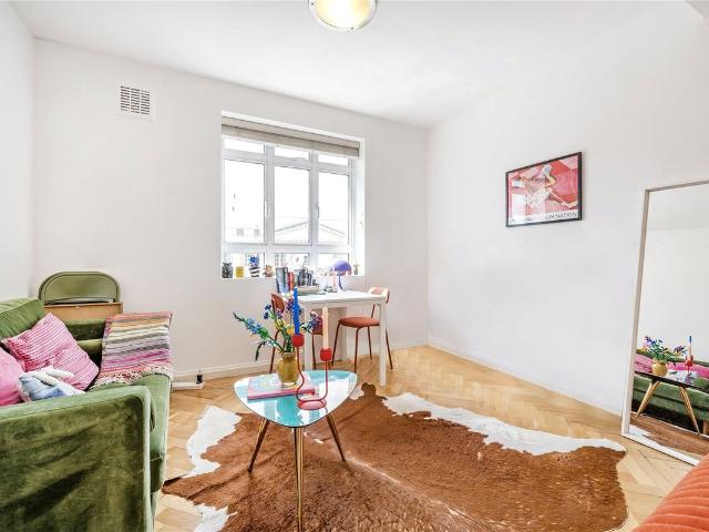 Studio for rent in St. John's Wood, Greater London
