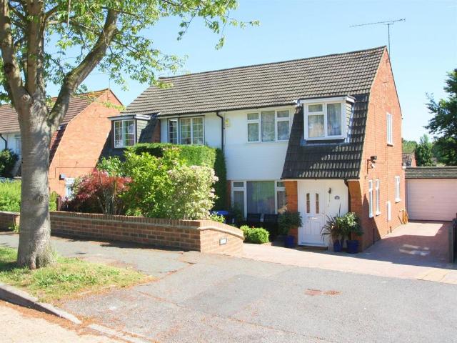 House for rent in Knaphill, Woking