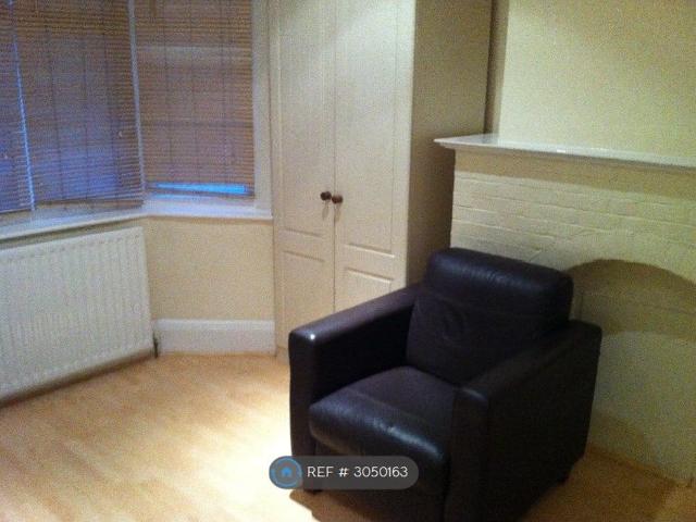 Studio for rent in London Borough of Hillingdon, Greater London