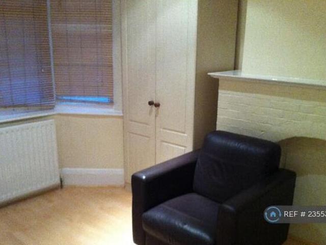 House for rent in Lyons, Greater London
