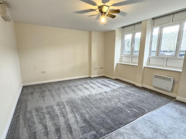 Studio for rent in Mount Pleasant, Iford