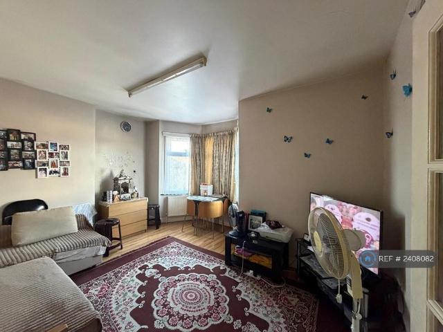 Apartment for rent in Alperton, Greater London