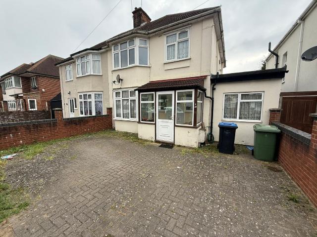 House for rent in Alperton, Greater London