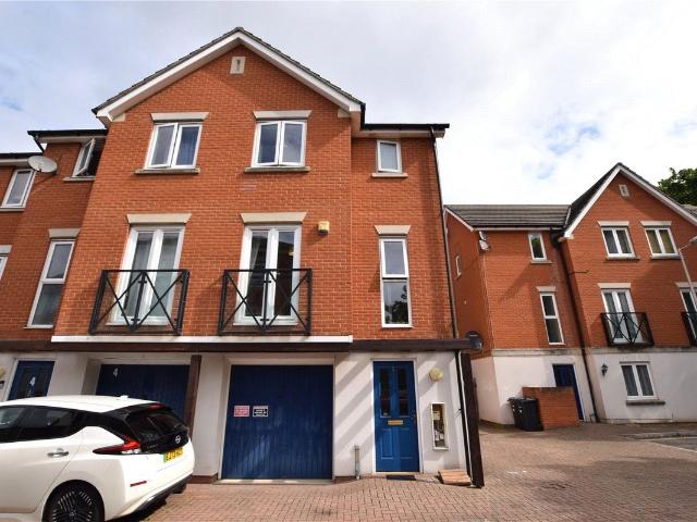 House for rent in Little Heath, Greater London