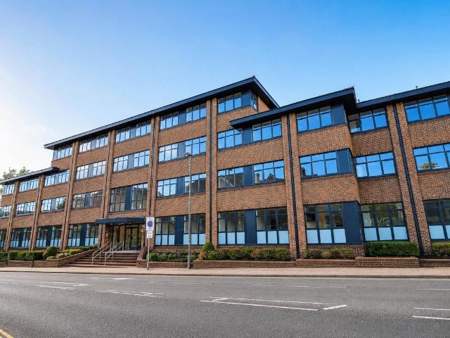 House for rent in Heol-las, Surrey