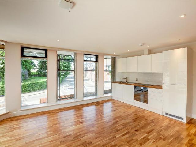 Apartment for rent in Lakenham, East Bank