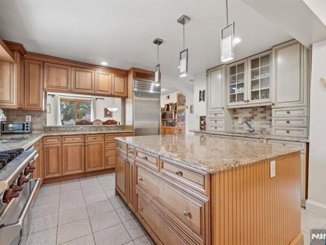 House for sale in Fair Lawn, New Jersey