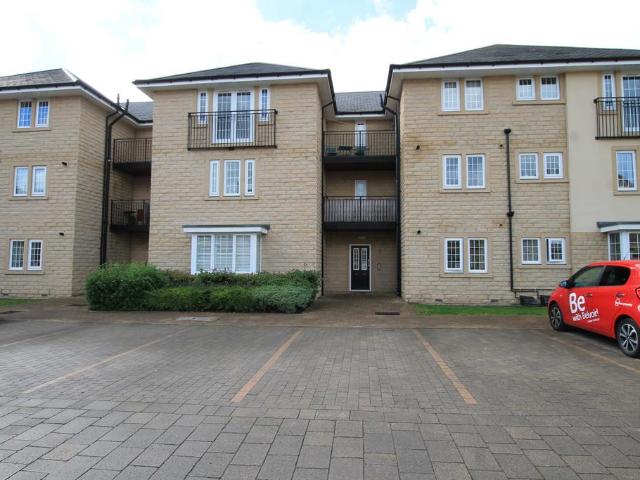 Apartment for rent in Tranmere Park, West Yorkshire