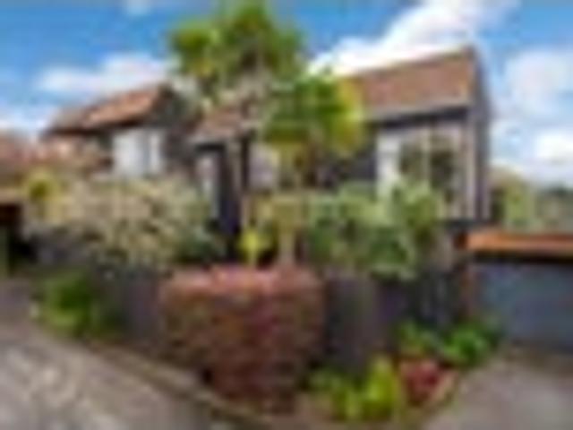 House for sale in Bayswater