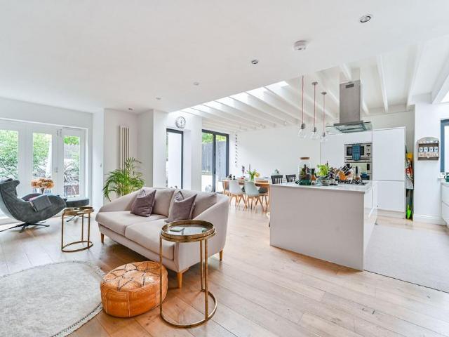 House for rent in Tulse Hill, Greater London