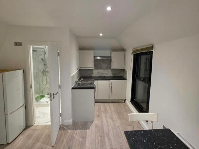 Studio for rent in London Borough of Hounslow, Greater London