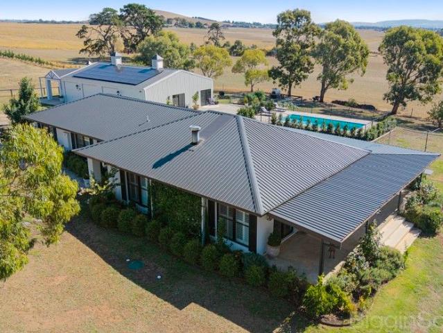 Acreage for sale in Creswick, Victoria